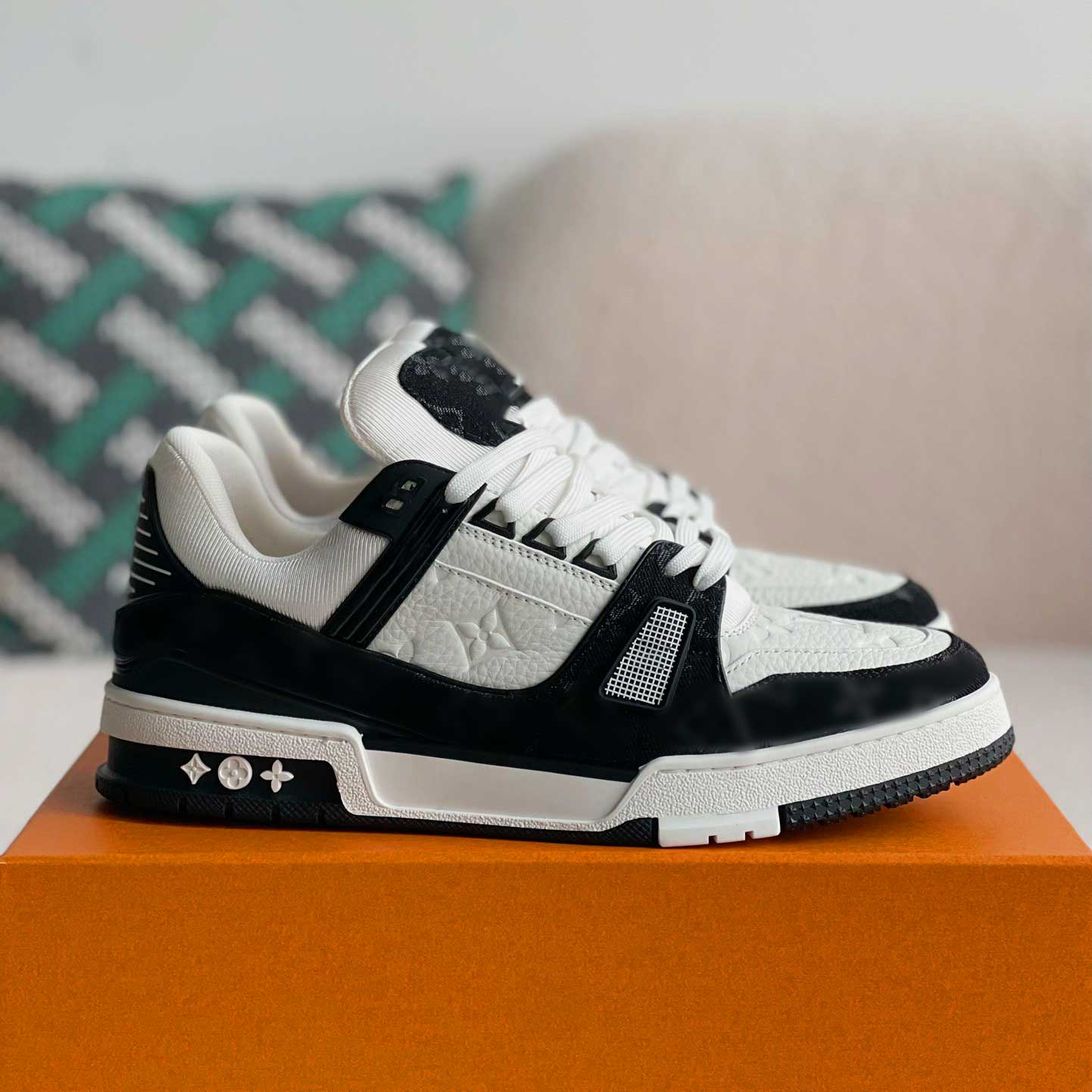 Monogram White Black Sneakers