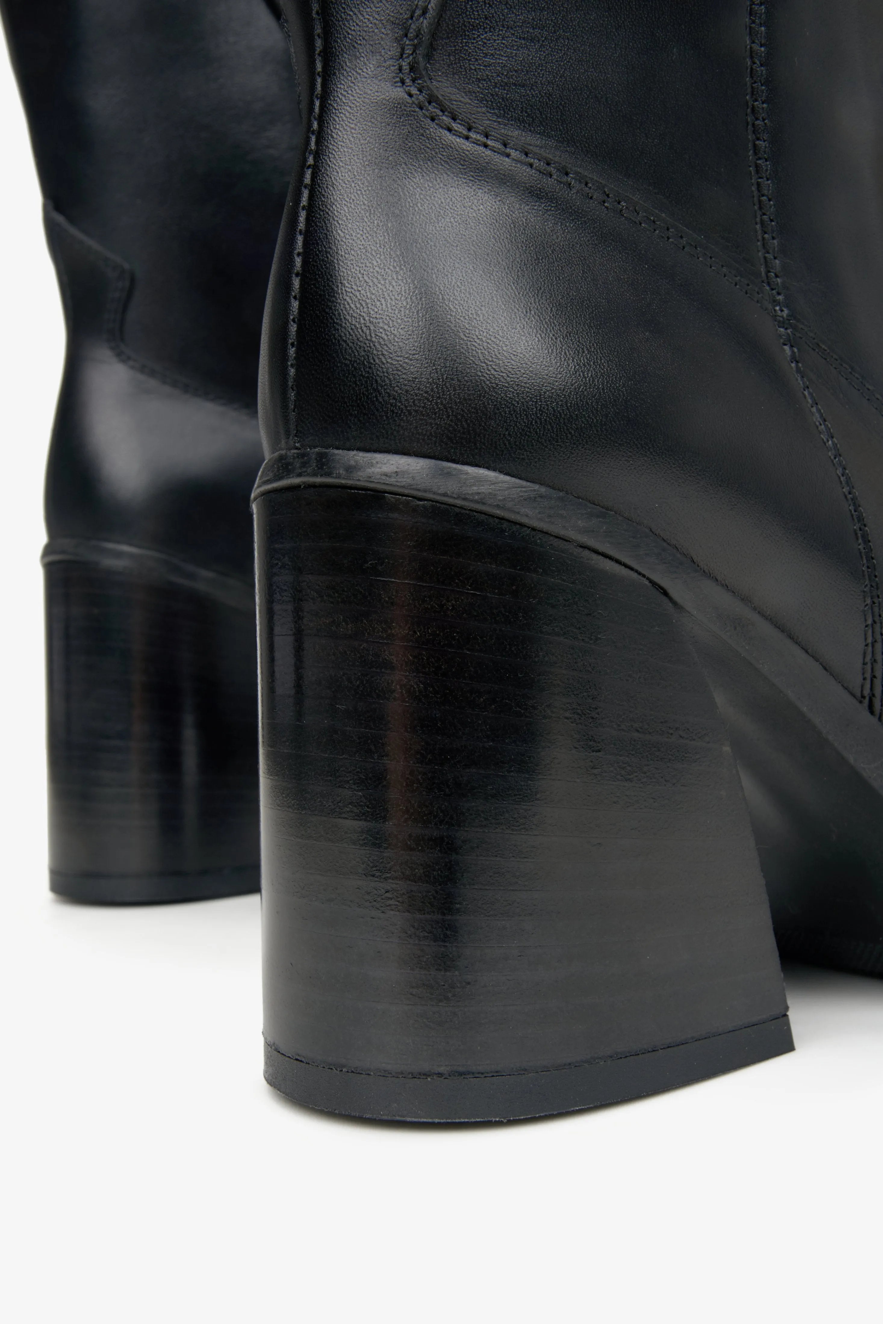 Low Black Cowboy Boots  - Stylish Black